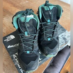 The NorthFace Women's Ultra Fastpack ii Mid GTX

Hiking Boots